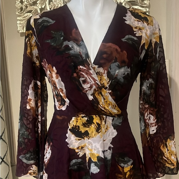 Ivanka Trump Dresses & Skirts - Ivanka Trump Burgundy Floral Long Sleeve Dress